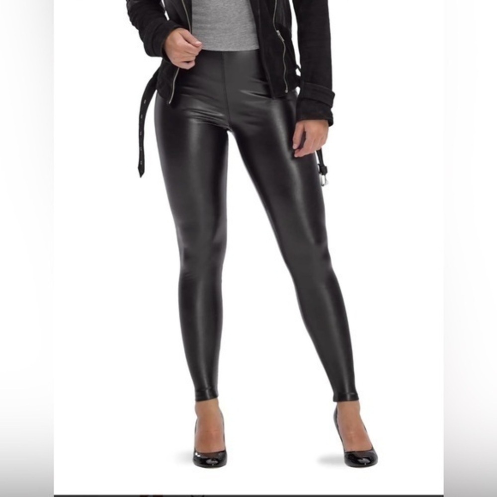 NEW…HUE Leatherette High Rise Leggings